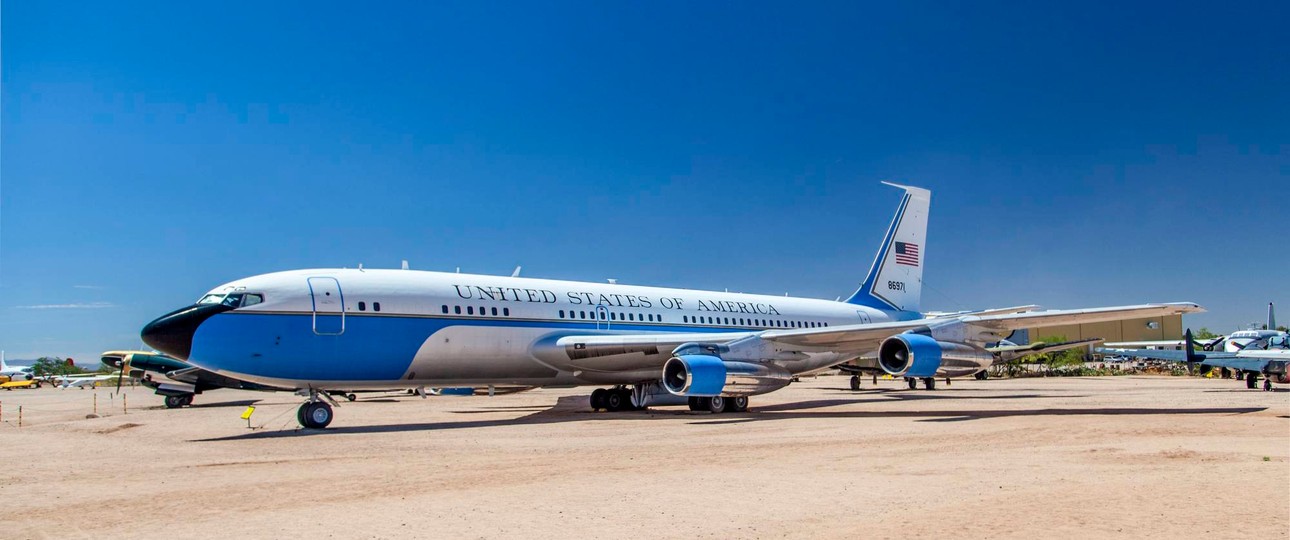 Boeing 707 als Air Force One: Donald Trump könnte sich vorstellen ein gebrauchtes Flugzeug zur Air Force One zu machen.