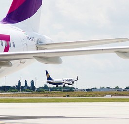 Flieger von Wizz Air und Ryanair in Charleroi: Unzufrieden mit der Regierung.