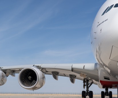 Airbus A380, hier von Emirates: zwei Triebwerke pro Flügel.