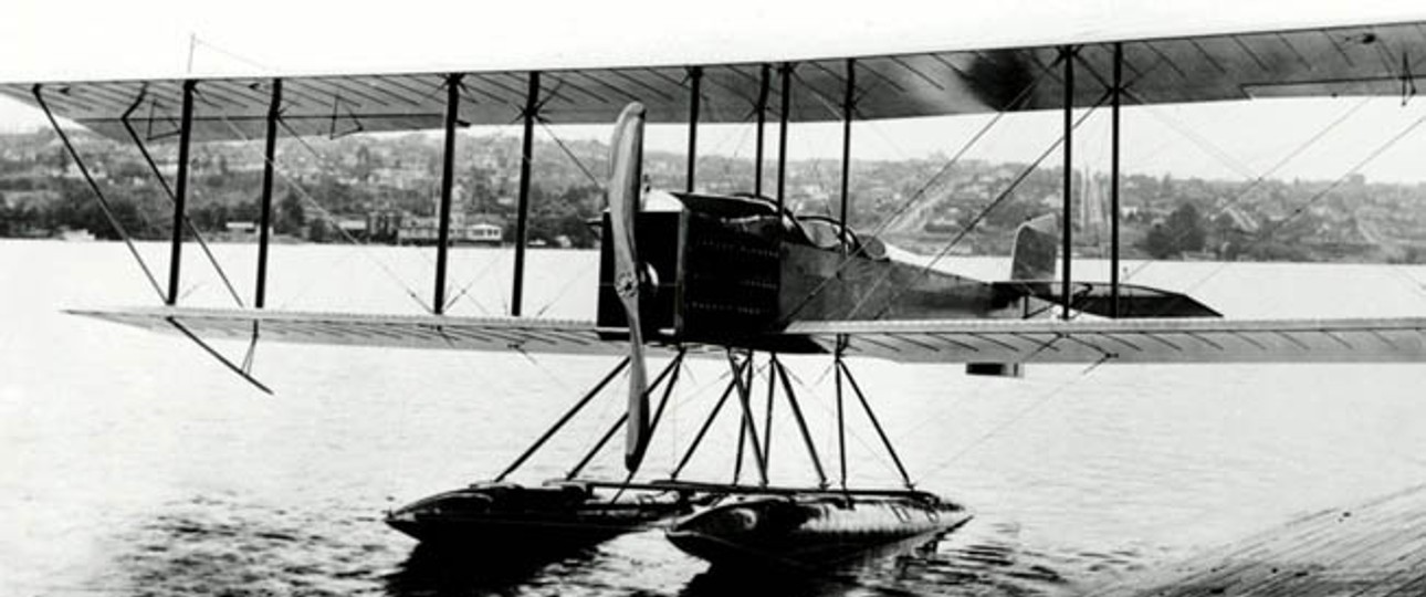 Damit begann alles: Das B &amp; W Seaplane, das später auch Boeing Model 1 hieß. Es war 8,38 Meter lang, hatte eine Spannweite von 15,8 Meter und konnte bis zu 120 Kilometer pro Stunde schnell fliegen. Zwei Stück wurden gebaut und nach Neuseeland verkauft.