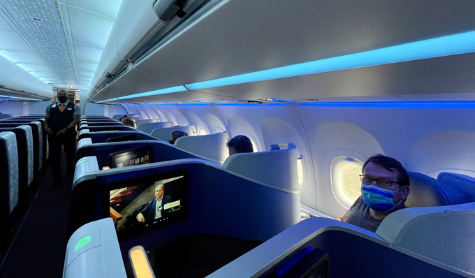 Die Mint genannte Business Class steht vorne im Flugzeug und besteht aus 24 Suiten.