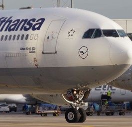 Lufthansas Airbus A340-300 mit dem Kennzeichen D-AIFD und dem Taufnahmen Gießen (hier zu sehen 2018 in Frankfurt): Steht derzeit in Mexiko.