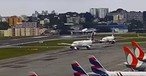 Embraer E195-E2 von Azul: Das Flugzeug hebt erst kurz vor dem Ende der Piste ab.