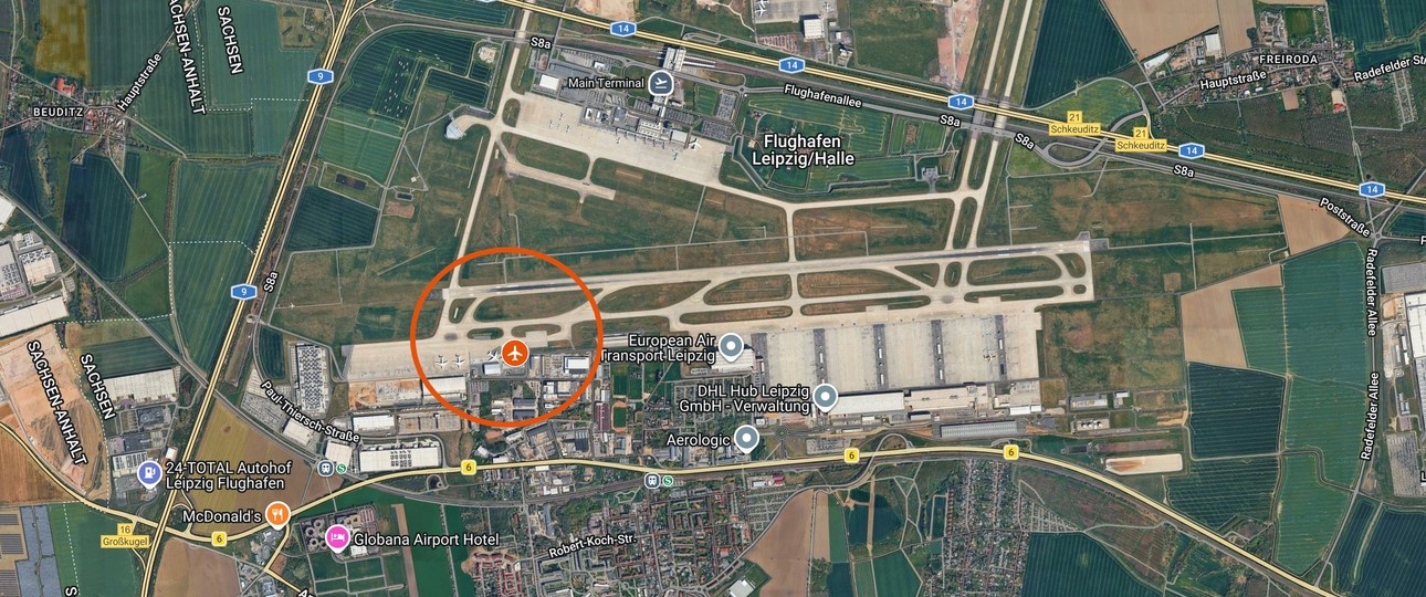 Der südliche Teil des Flughafens Leipzig/Halle: Die Markierung zeigt, wo die Frachter von Antonov Airlines stehen. 