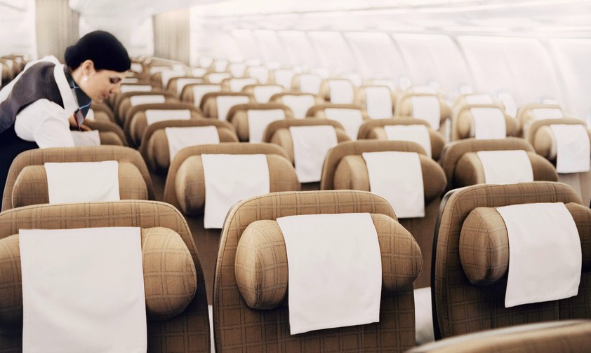 Kabine eines Airbus A330 von Swiss:S chick, aber in die Jahre gekommen.