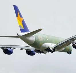 A380 von Skymark beim Jungfernflug: nur für gut zahlende Passagiere.