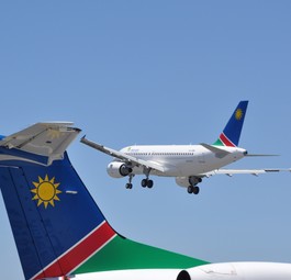 Startender Airbus A319 von Air Namibia: Die Airline steckt in Turbulenzen.