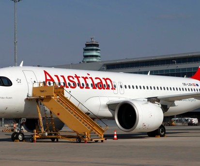 OE-LZN: Der AIrbus A320 Neo steckt in Heathrow fest.