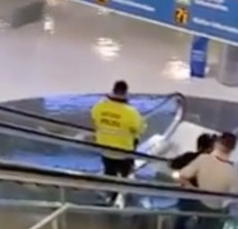 Flut dringt in Flughafen Newark ein