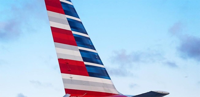 Seitenleitwerk einer Boeing 777 von American Airlines: Die Airline modernisiert ihre Langstreckenflotte langsamer.