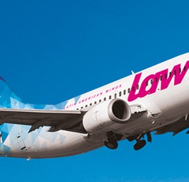 Flugzeug von LAW: Fliegt ab jetzt nur noch ins Ausland.