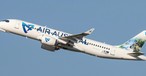 Einer der drei Airbus A220-300 von Air Austral: Er trägt das Kennzeichen F-OMER.