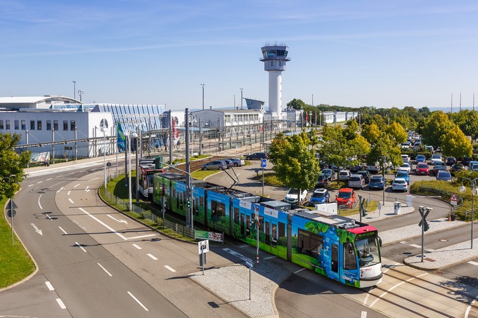 Der Flughafen Erfurt: Nur <span data-sheets-value="{&quot;1&quot;:3,&quot;3&quot;:26734}" data-sheets-userformat="{&quot;2&quot;:579,&quot;3&quot;:{&quot;1&quot;:2,&quot;2&quot;:&quot;#,##0&quot;,&quot;3&quot;:1},&quot;4&quot;:{&quot;1&quot;:2,&quot;2&quot;:16777215},&quot;9&quot;:2,&quot;12&quot;:0}">26.734</span> Fluggäste durfte der Flughafen dieses Jahr begrüßen.