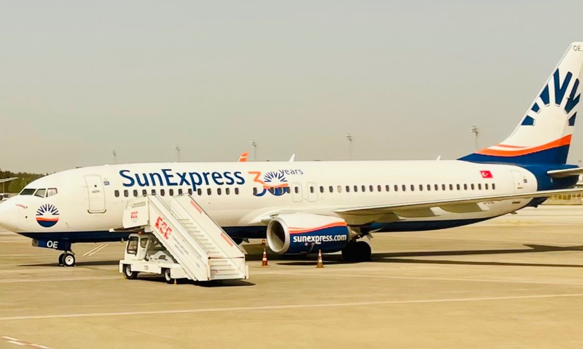 Boeing 737 von Sun Express: Im Flieger wurde es heiß. 