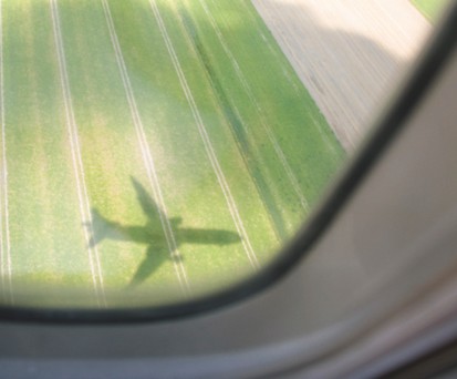 Bild aus dem Flieger: Airlines versuchen, so umweltschonend wie möglich unterwegs zu sein.