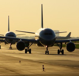 Flugzeuge beim Taxiing: Am Boden ist viel Konzentration gefragt.