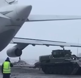 Panzer bergen Antonov An-124
