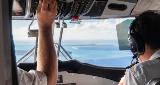 Piloten in Twin Otter: Air Tetiaroa erhält ein neues Flugzeug.