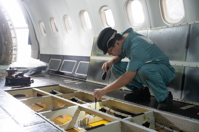 Parallel zum Kabinenumbau wird der Airbus A330 umfassend technisch überprüft und gewartet.