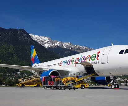 Flugzeug von Small Planet Airlines: Hebt nicht mehr ab.