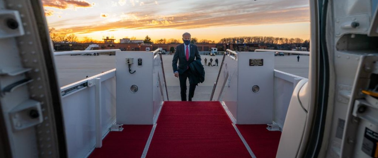 US-Präsident Joe Biden beim Einsteigen in die aktuelle Air Force One: Die neuen Flugzeuge sollen Ende 2024 geliefert werden.