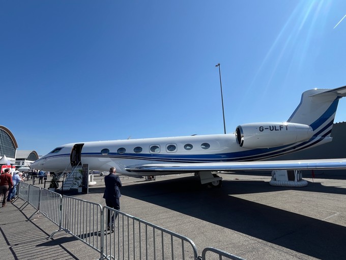 Mit der Gulfstream G600 ist ein weiterer Langstreckenjet vor Ort.