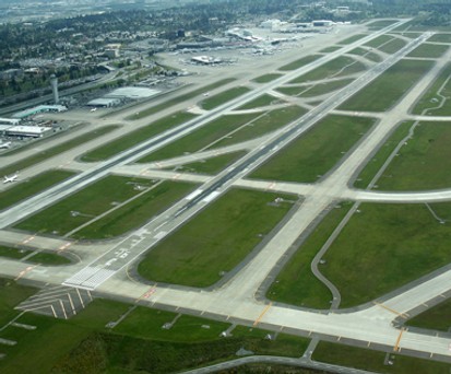 Flughafen Seattle: Der Pilot von Alaska Airlines landete auf der Rollbahn, der zweiten «Piste» von rechts.