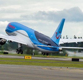 Boeing 787: Mit der Übernahme durch Tui wurde aus Britannia Thomsonfly und später Thomson Airways.