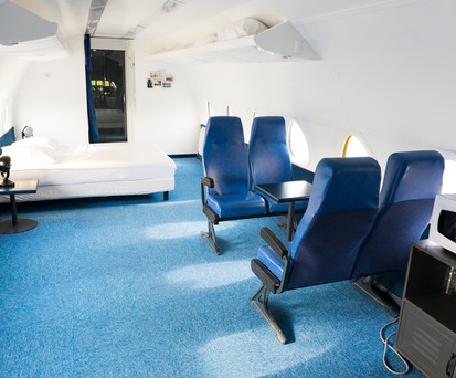 Das Caravelle-Hotel bietet ein sehr großzügiges Zimmer.