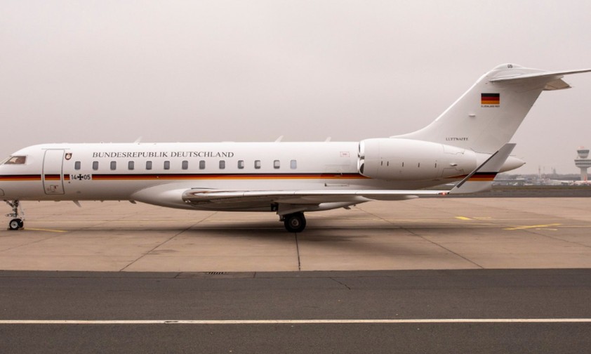 Der erste der drei Bombardier Global 6000 der Flugbereitschaft: Der Jet...