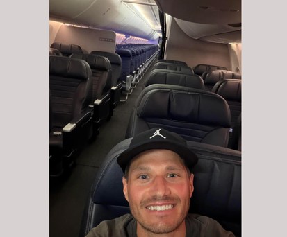 Ziemlich viel Platz: Jaykwono auf dem Flug von United Airlines.