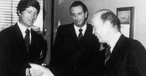 Es begann mit einer Entlassung: Pilot Kim Lundgren verlor während der Ölkrise in den 1970er-Jahren seinen Job bei Pan Am in Europa. Statt in die USA zurückzukehren, gründete er eine Charter-Fluggesellschaft. 1978 wurde Air Berlin USA im US-Bundesstaat Oregon ins Handelsregister eintragen.
