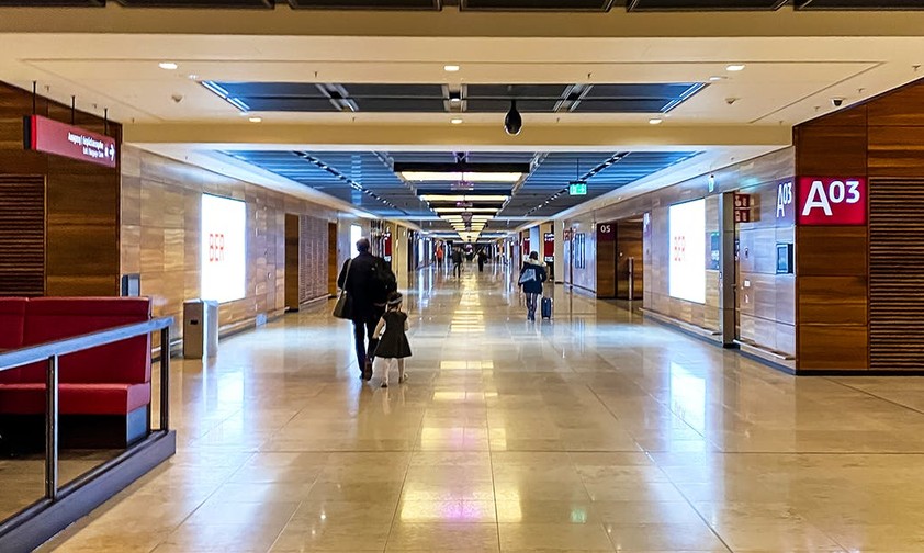 Terminal am BER: Besser die Trinkflaschen nicht auffüllen.