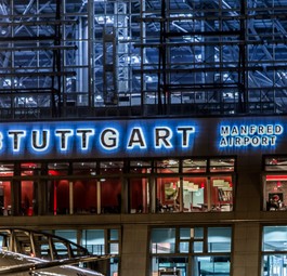 Flughafen Stuttgart: Immer noch landen Flugzeuge verspätet, Flüge fallen aus.