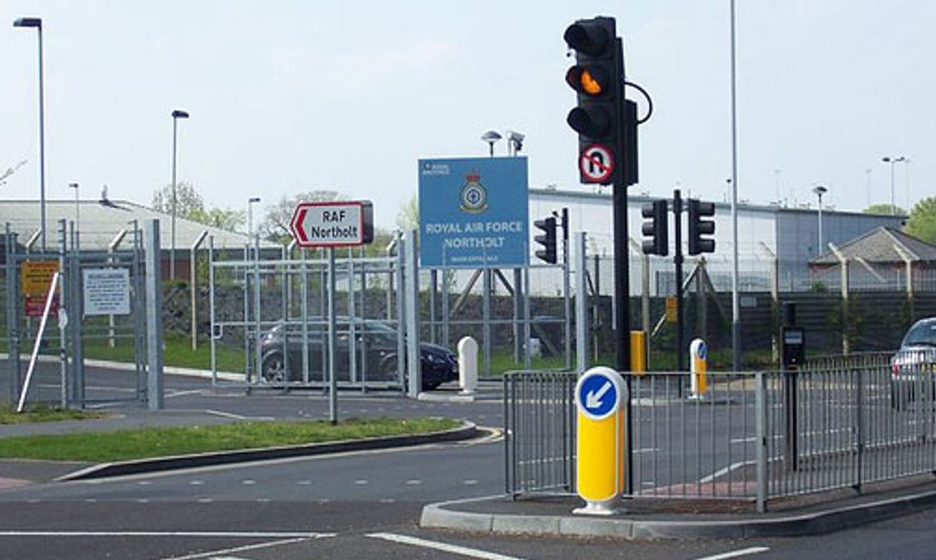 Starten und landen hier bald Passagierflugzeuge? Flybe will künftig die Airbase Northolt anfliegen.