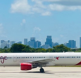 Airbus A321 von Air Canada Rouge: Die Fluglinie krempelt ihre Flotte um.