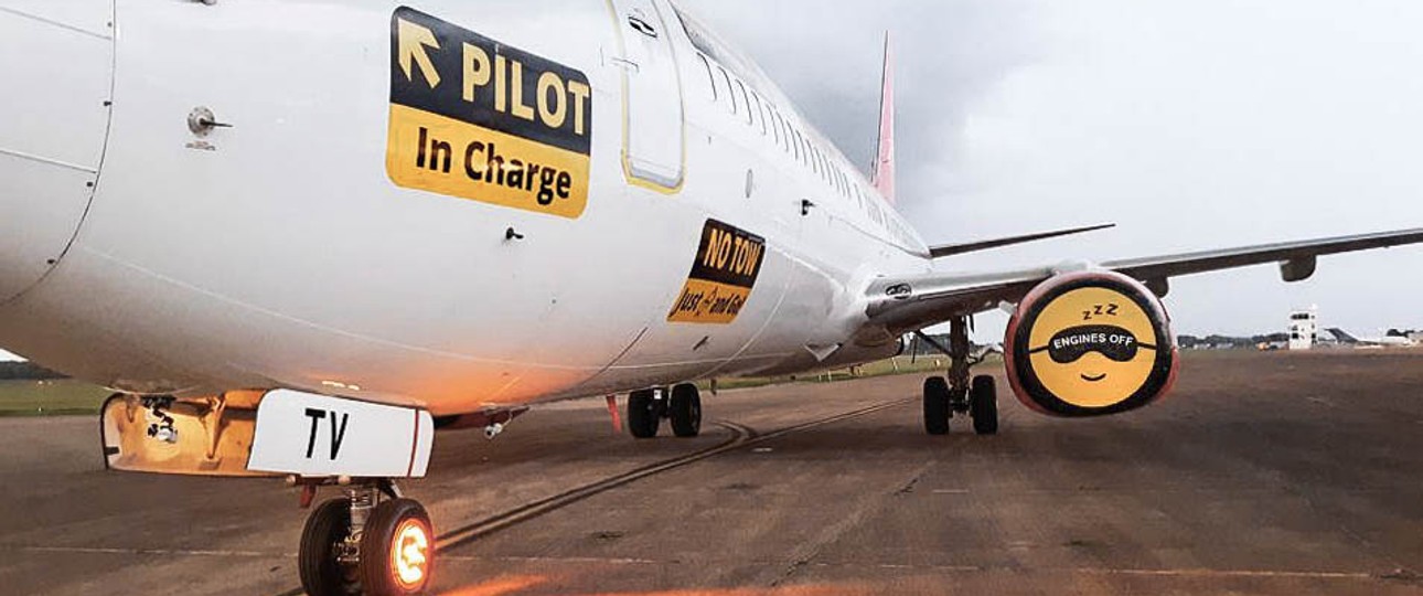 Wheel Tug beim Test: Elektrisch angetriebene Vorderräder ziehen eine Boeing 737-800 ohne Schub der Triebwerke.