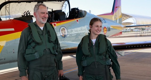 König Felipe VI. und Prinzessin Leonor: Flogen gemeinsam.