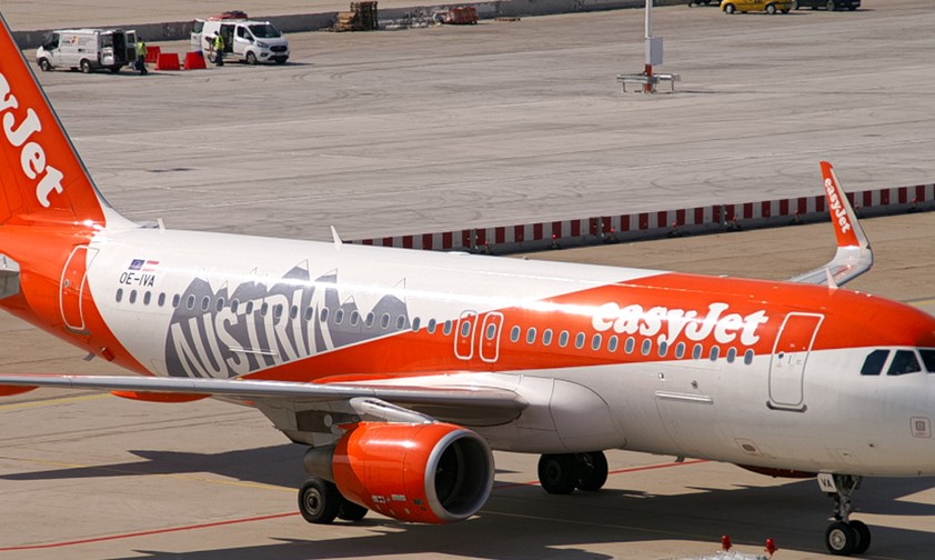 Airbus A320 von Easyjet: Das Flugzeug ist eingetragen in Österreich.