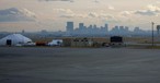 Calgary vom Flughafen aus: Hier könnte die Basis von Jet Naked entstehen.