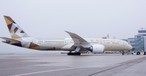 Boeing 787-9 von Etihad in Düsseldorf: Kommt 2025 auch im Sommer.