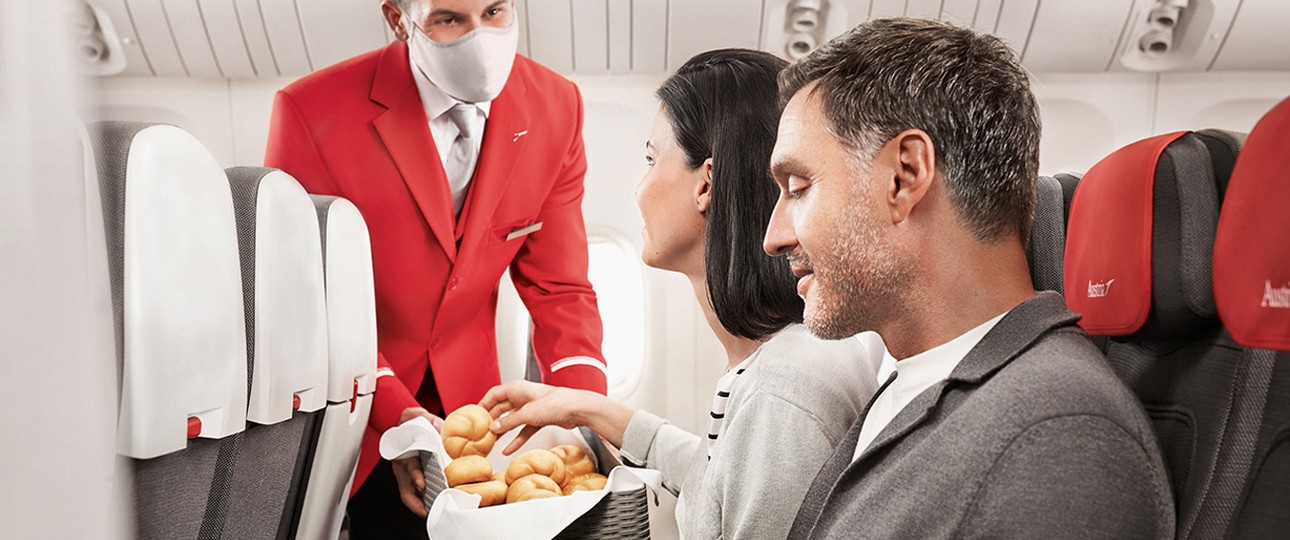 Passagiere von Austrian Airlines: Wer bezahlt, bekomme einen vollwertigen Snack.