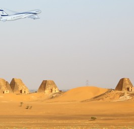 Dreamliner von El Al über nubischen Pyramiden (Montage): Die israelische Nationalairline überflog erstmals den Sudan.