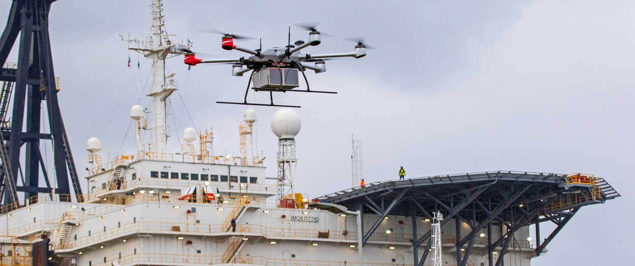 Drohne im Hafen von Rotterdam: Wie muss der Luftraum organisiert werden, damit es zu keinen Unfällen kommt?