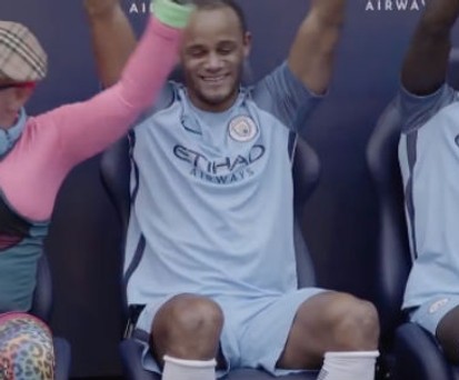 Fliegend fit mit Manchester City