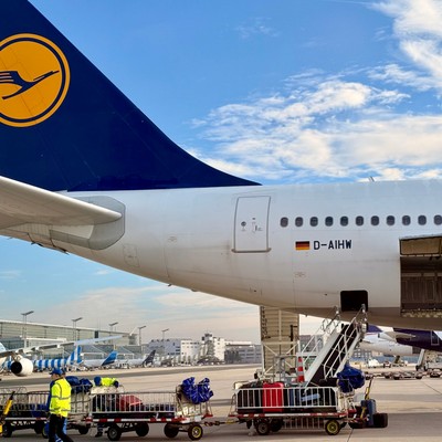 Die D-AIHW von Lufthansa: Der Airbus A340-600 machte die Derière.