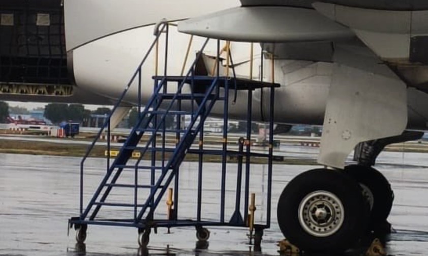 Schaden am Flugzeug: Auf Air India kommen Reparaturen zu.