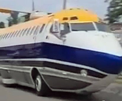 Die Flugousine: Offensichtlich straßentauglich.