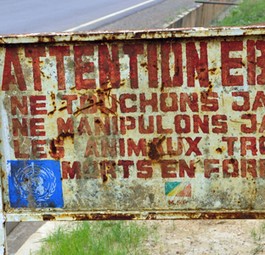 Ebola-Warnschild: Crews fürchten sich vor Ansteckung.