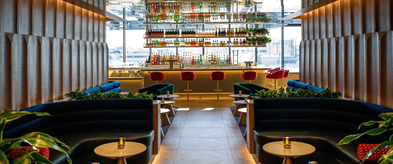 British Airways zeigt das neue Design ihrer Lounges: So soll die Bar künftig in Miami aussehen.